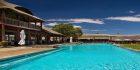 Der Pool der Aquila Lodge