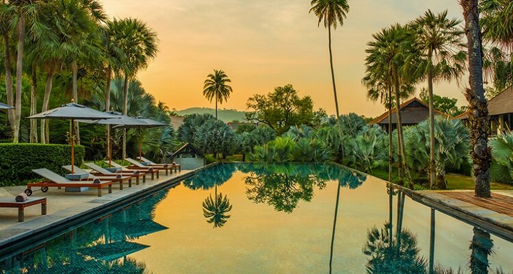 Die Pool Anlage des Salte Hotels in Phuket