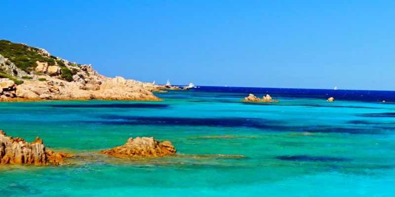 Rund um Sardinien werden Sie ein traumhaftes Meer und einzigartige Strände erleben