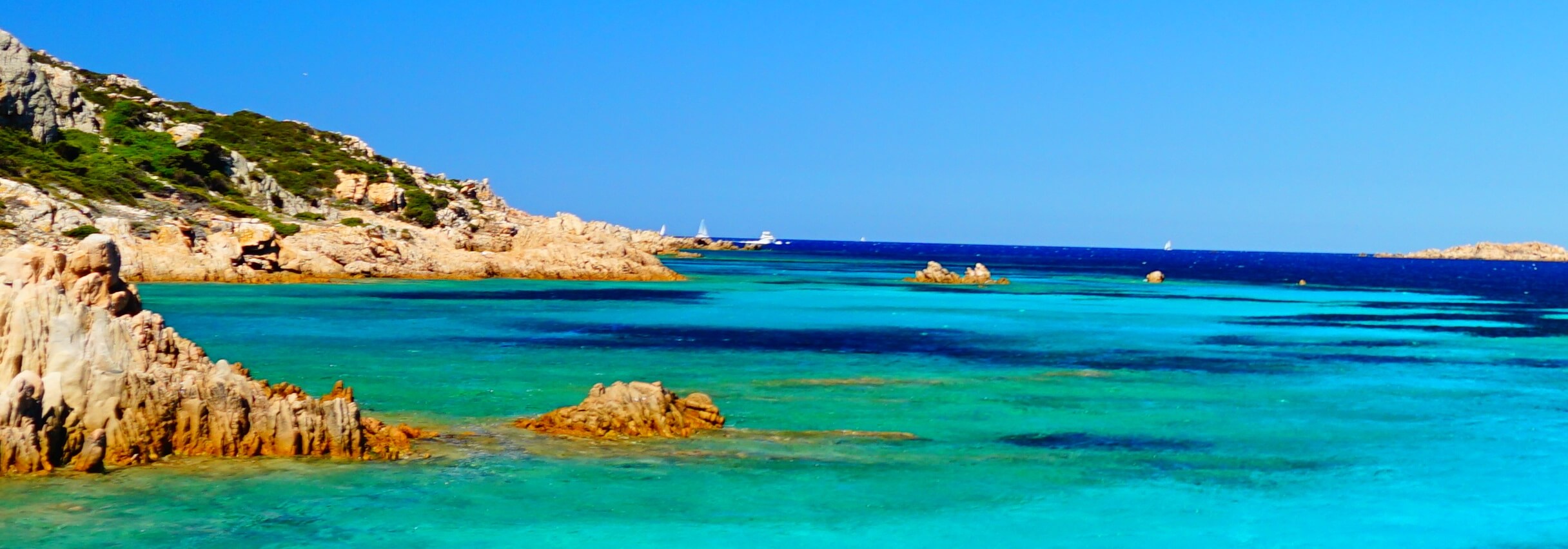 Rund um Sardinien werden Sie ein traumhaftes Meer und einzigartige Strände erleben