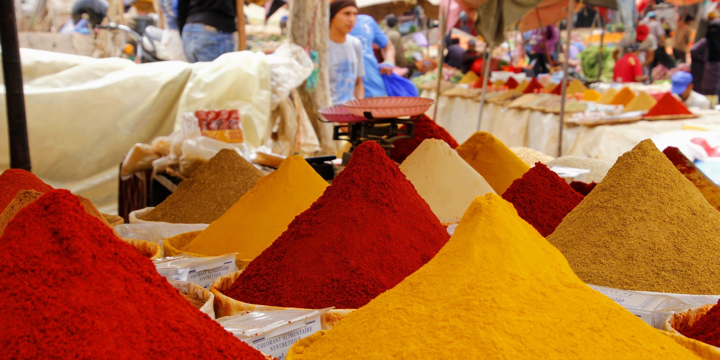Kaufen Sie sich frische Gewürze vom Markt um auch zu Hause ein Stück Indien zu haben