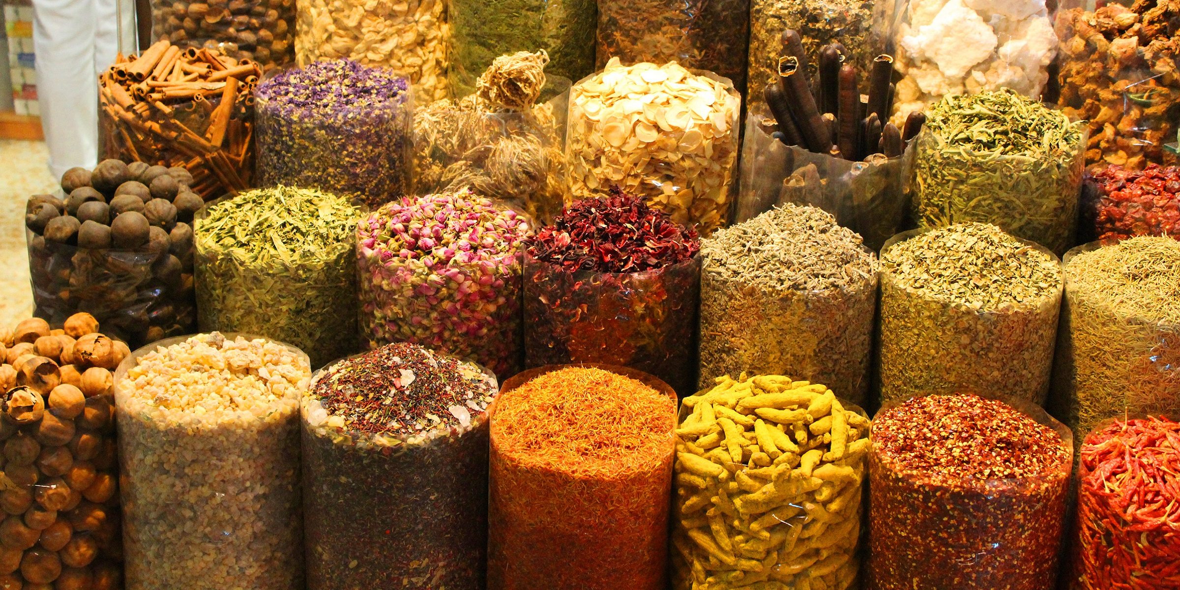Frische Gewürze auf den Märkten in Indien kaufen