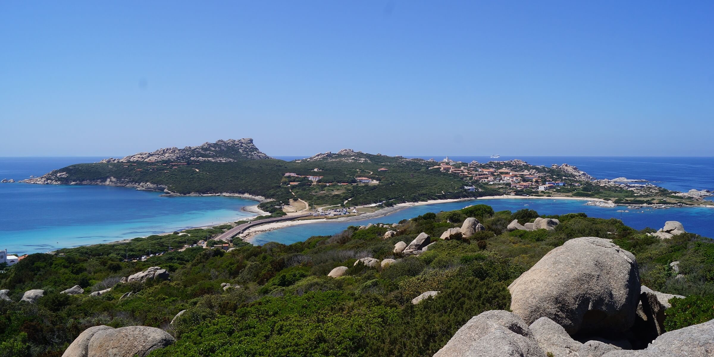 Die Insellandschaft auf Sardinien