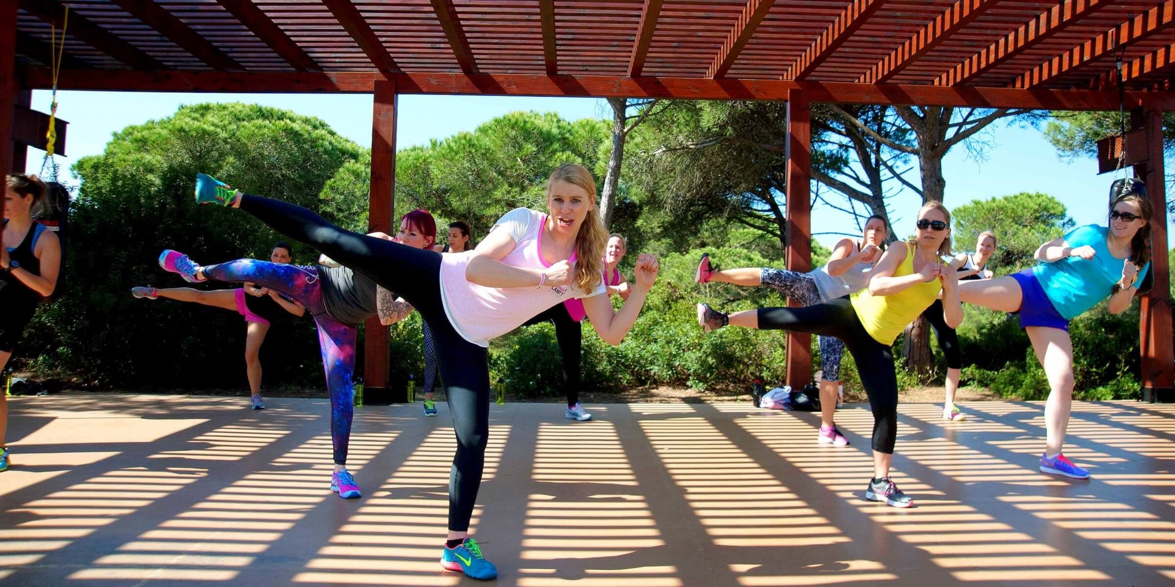 Fleißige Mädels am Tanzen im Women´s-Health-Camp