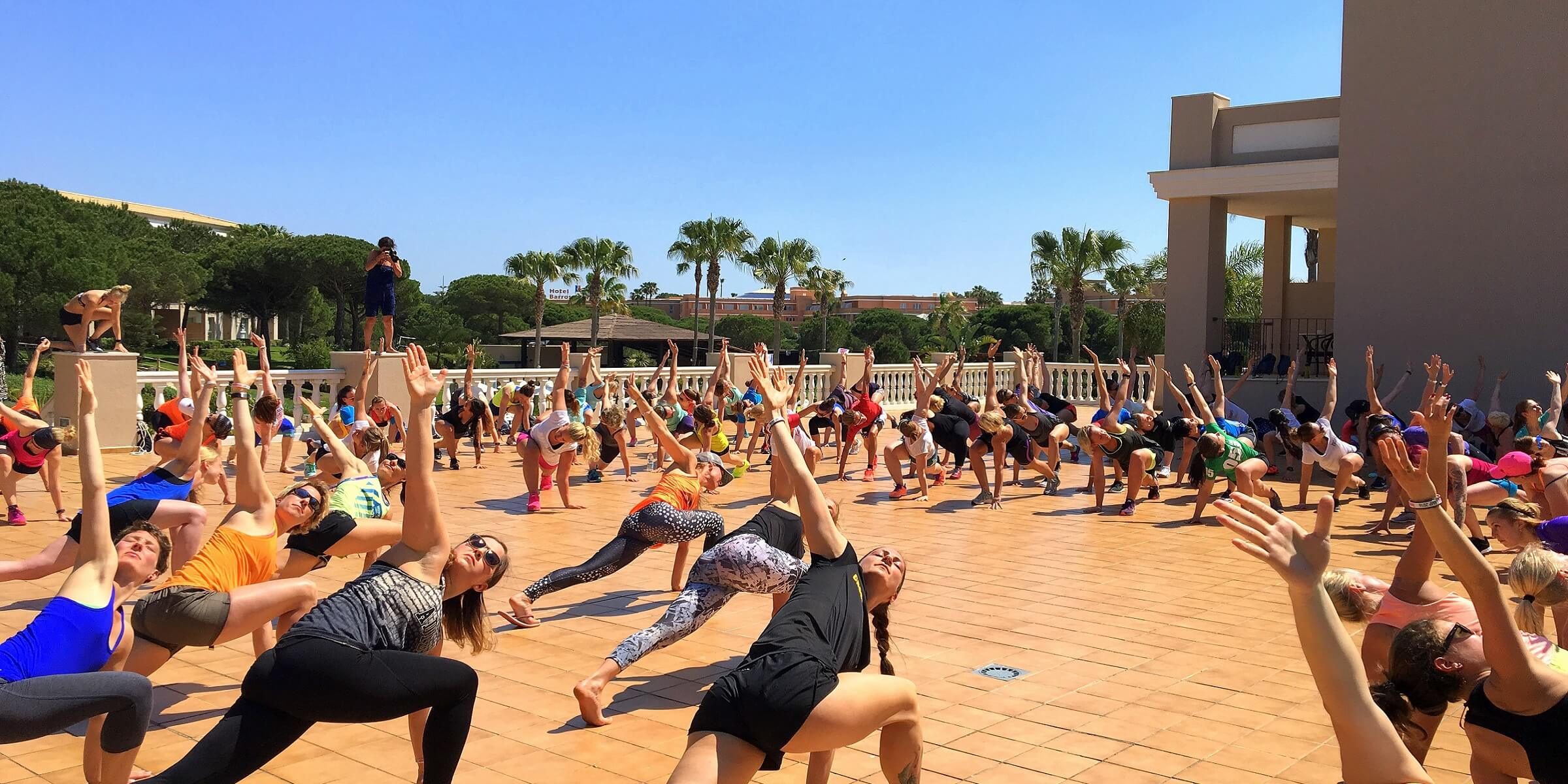 Ein Yoga-Kurs im Women´s-Health-Camp