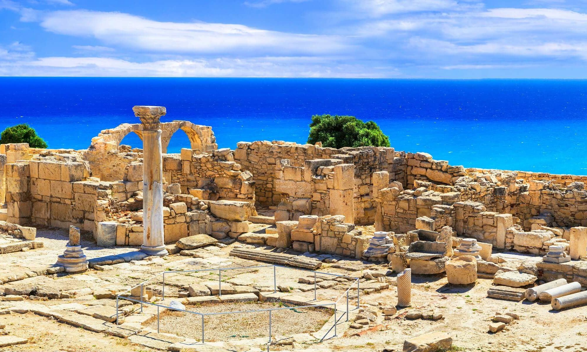 In Paphos auf Zypern kann beeindruckend alte Architektur begutachtet werden