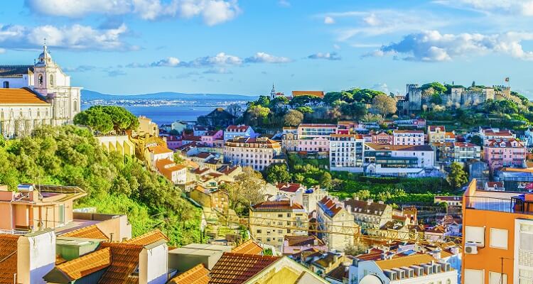 Lissabon, die Schöne am Tejo, umgibt der unwiderstehliche Charme vergangener Zeiten.