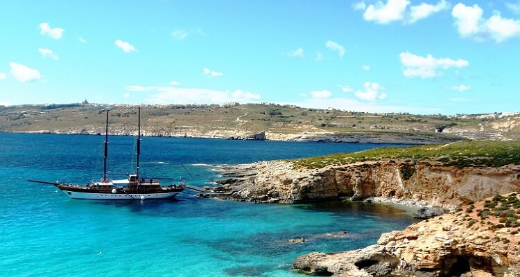 Die Badebuchten von Malta sind für Singles wie gemacht