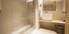 Das Zenit Hotel in Andalusien ist mit modernen Badezimmern ausgestattet