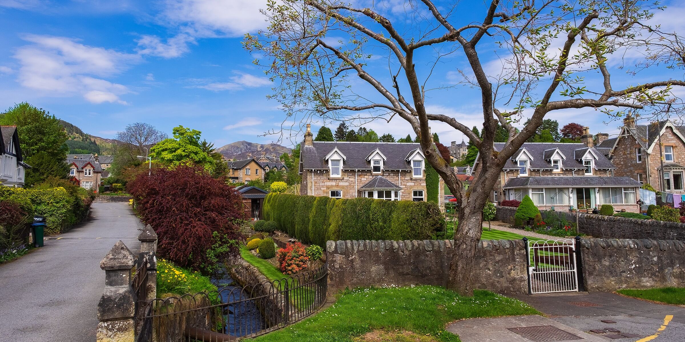 Pitlochry ist ein kleines Städtchen in Schottland, aber es ist wunderschön