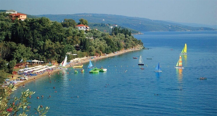 Der Strand in Koukounaries