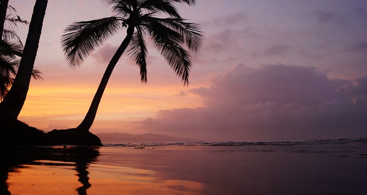 Sonnenuntergang am Strand von Costa Rica