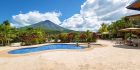 Der Pool des Hotel Arenal Kioro