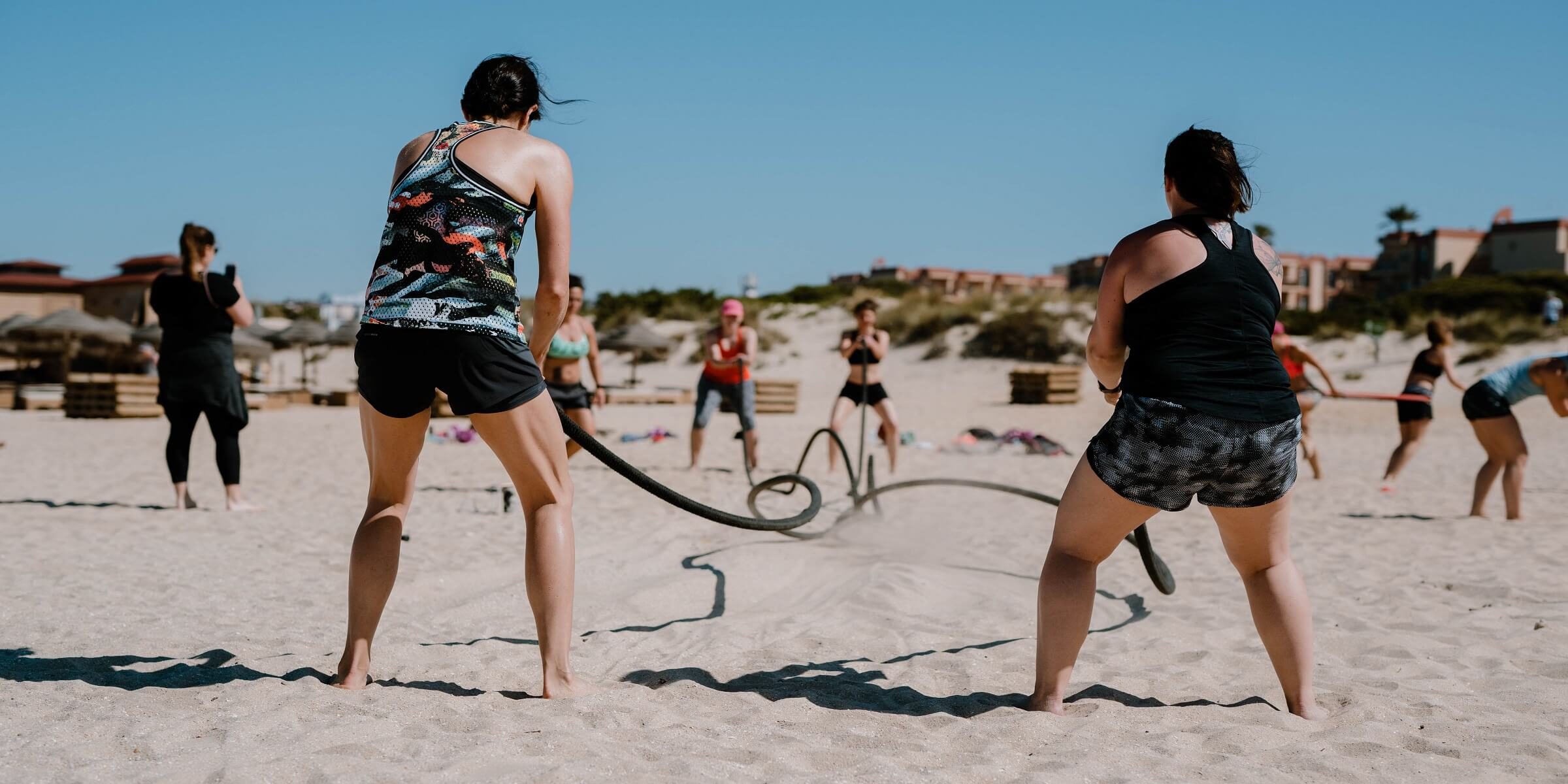 Training am Strand im Women's Health Camp