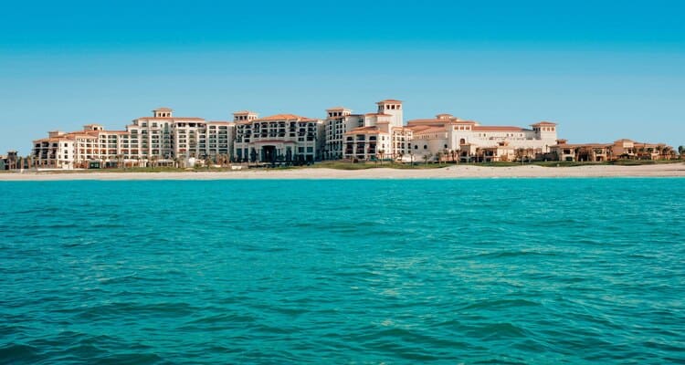 Singlereisen nach Abu Dhabi - The St. Regis Saadiyat Island Resort Ansicht vom Meer