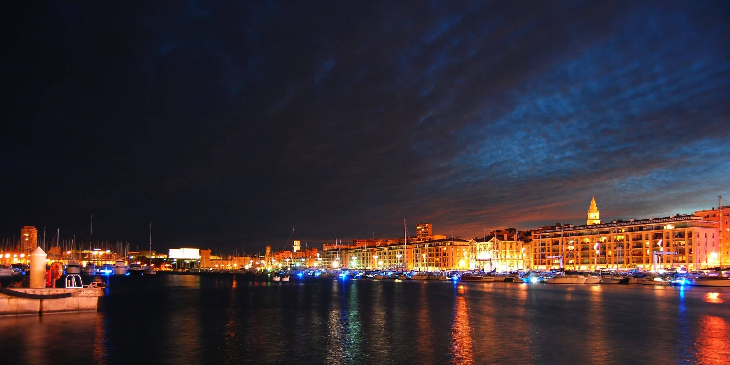 Singlereise nach Marseille - Hafen bei Nacht