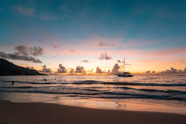 Seychellen katamaran Sonnenuntergang