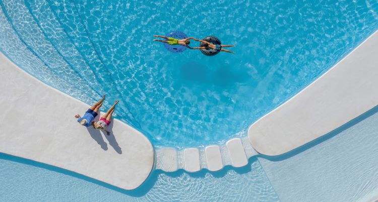 Relaxen am Pool im Aldiana Club auf der adamare Singlereise nach Fuerteventura