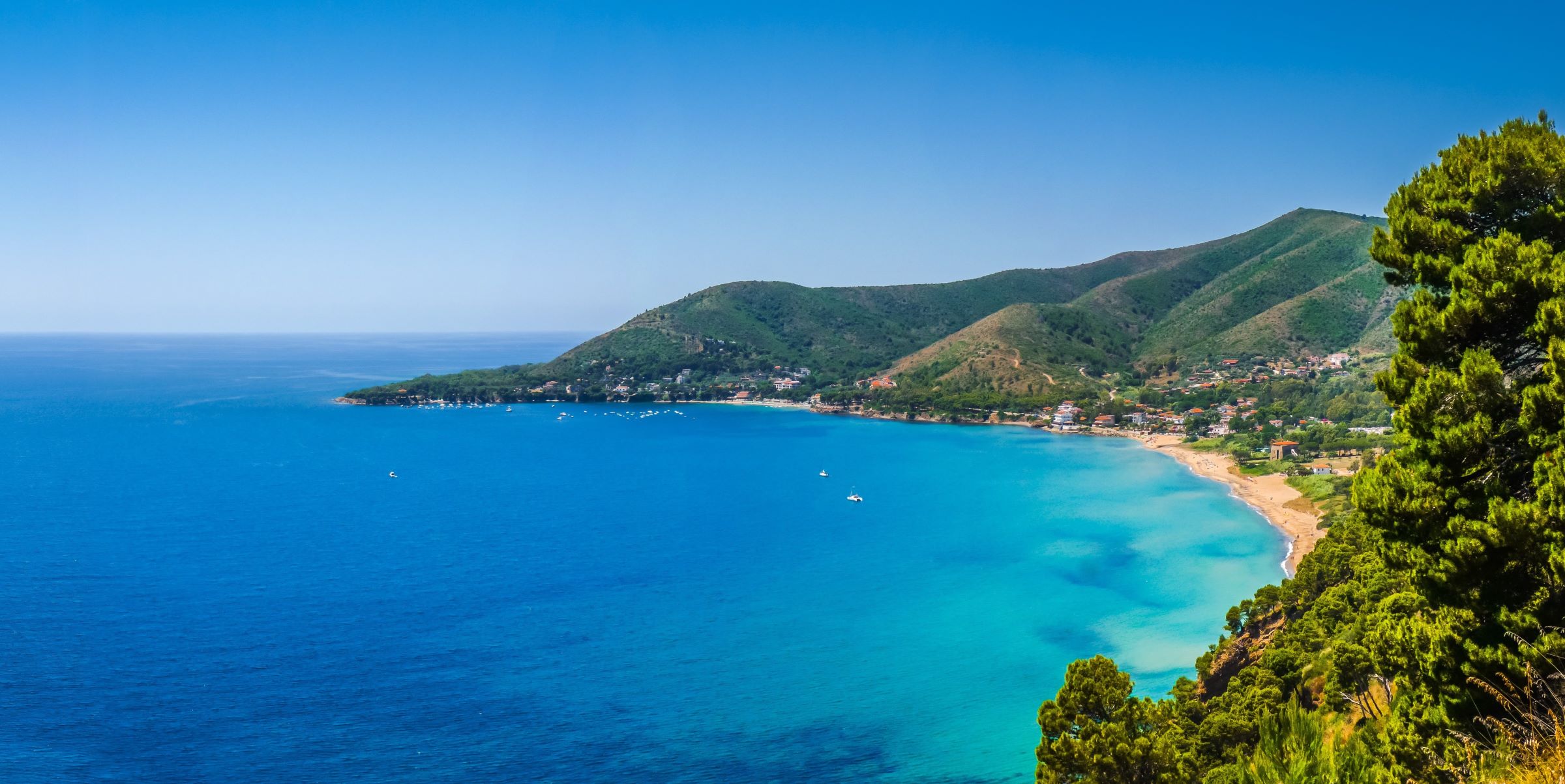 An der Cilento Küste liegt das Strandhotel der adamare Singlereise nach Kampanien