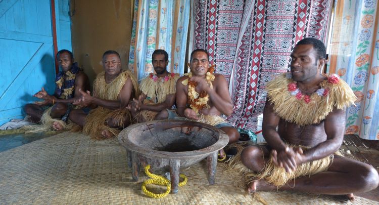 Auf der adamare Singlereise nach Fidschi besuchen unsere Gäste auch eine Kava Zeremonie