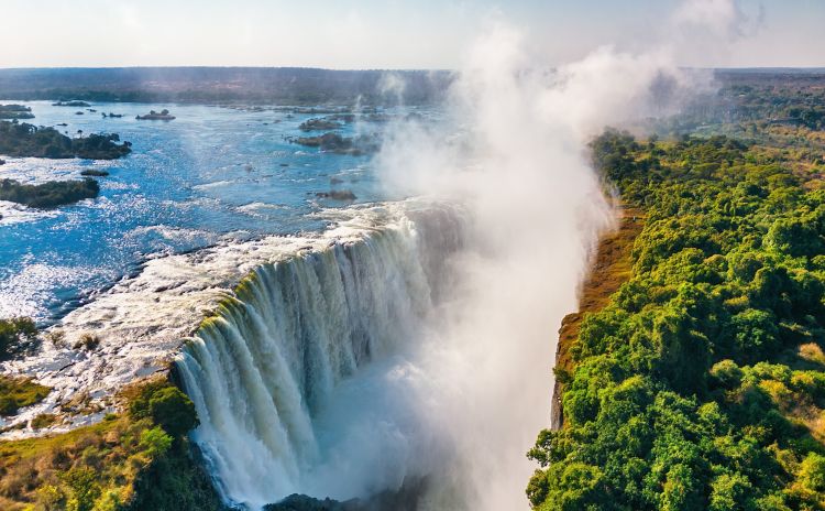 Die imposanten Victoria Wasserfälle auf der adamare Singlereise nach Zimbabwe